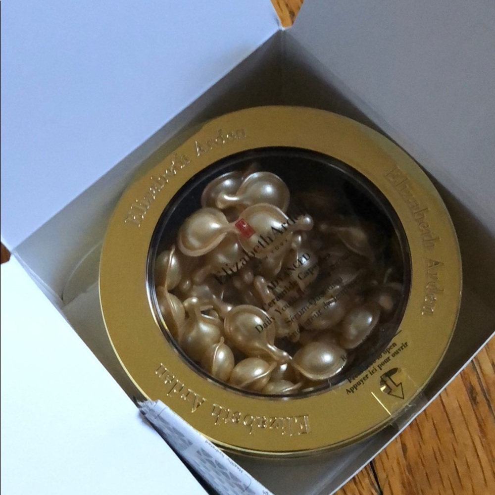 Elizabeth Arden Ceramide Capsules